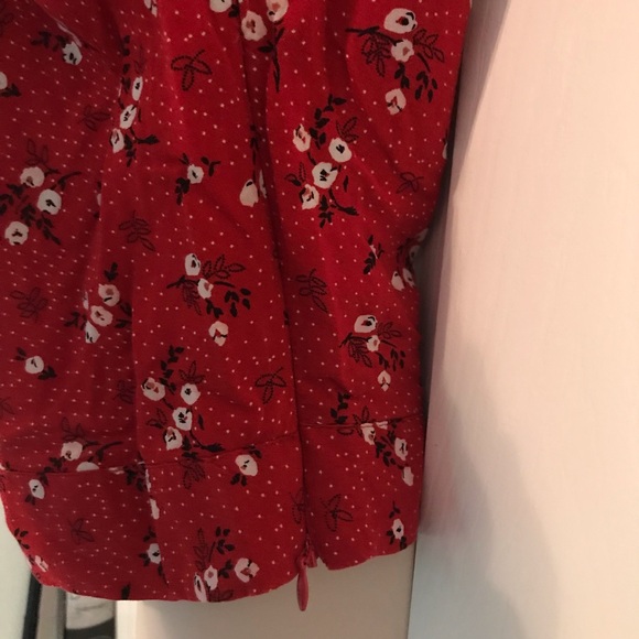 Rue21 red floral front tie top - Picture 3 of 4